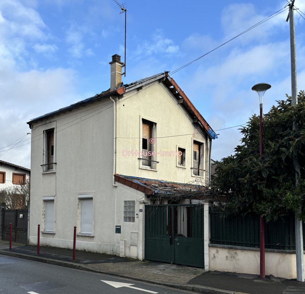 2 غرف نوم منزل في Bondy, France رقم 145125