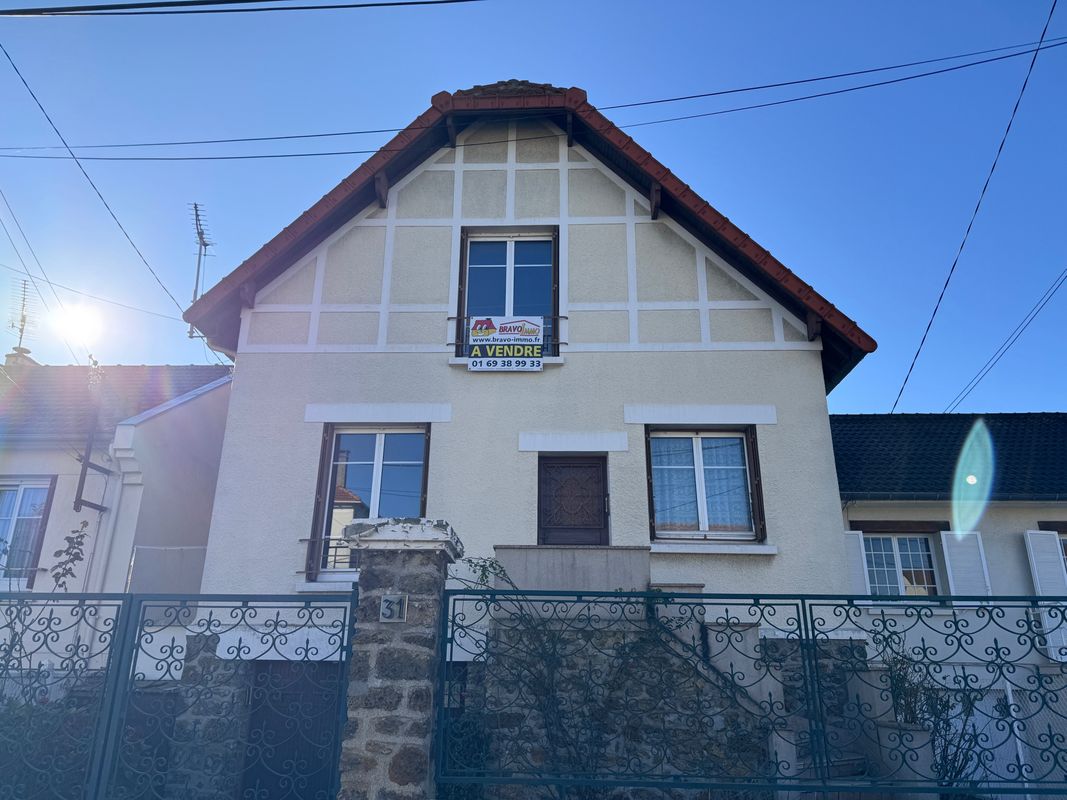 2 bedrooms House in Athis-Mons, France No. 169657