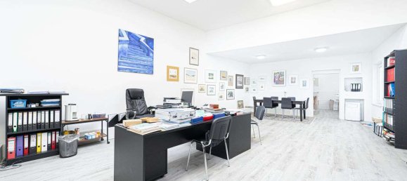 225m² Office in Augsburg, Germany No. 116884 3