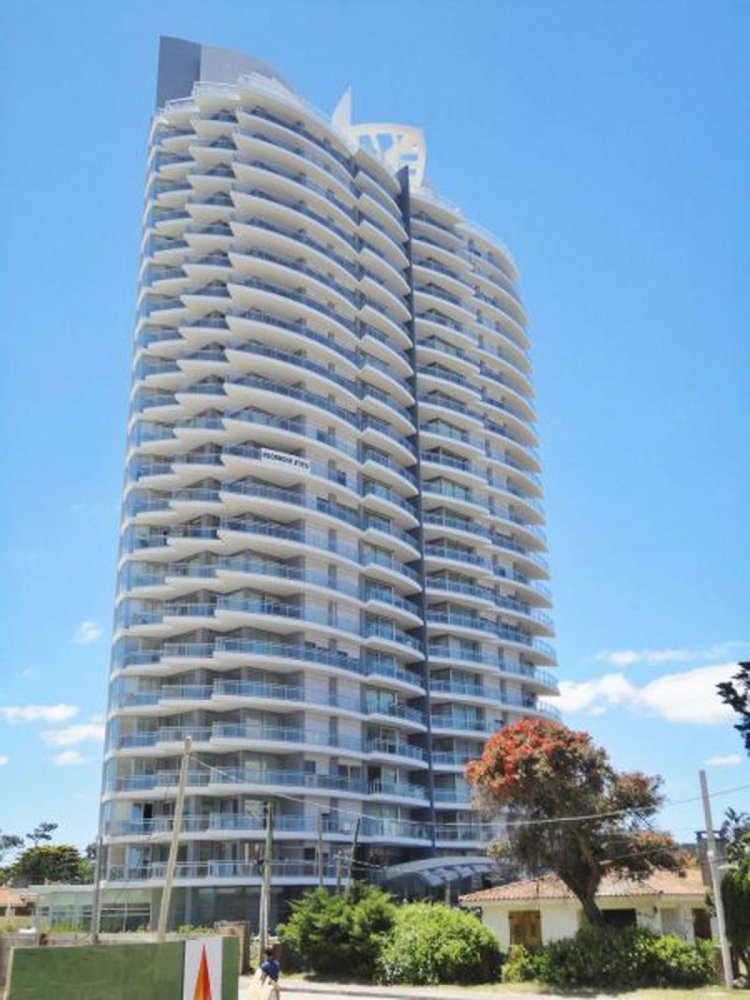 4 bedrooms Apartment in Maldonado, Uruguay No. 1231