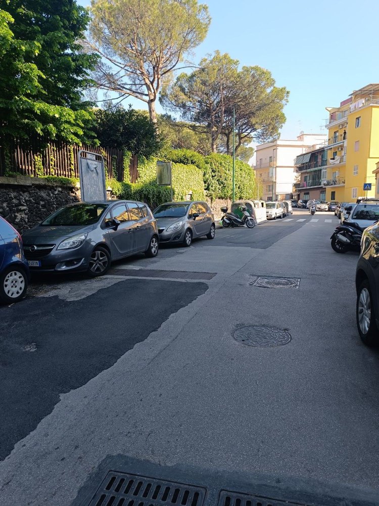 3 bedrooms Apartment in Naples, Italy No. 333912