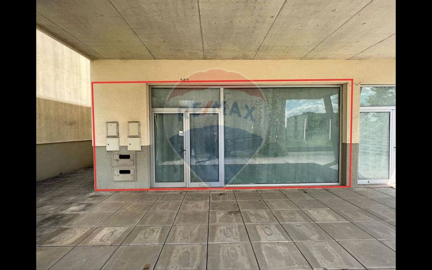 90m² Commercial property in Guimaraes, Portugal No. 53796