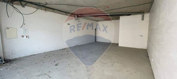 90m² Commercial property in Guimaraes, Portugal No. 53796 4