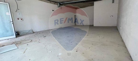 90m² Commercial property in Guimaraes, Portugal No. 53796 6