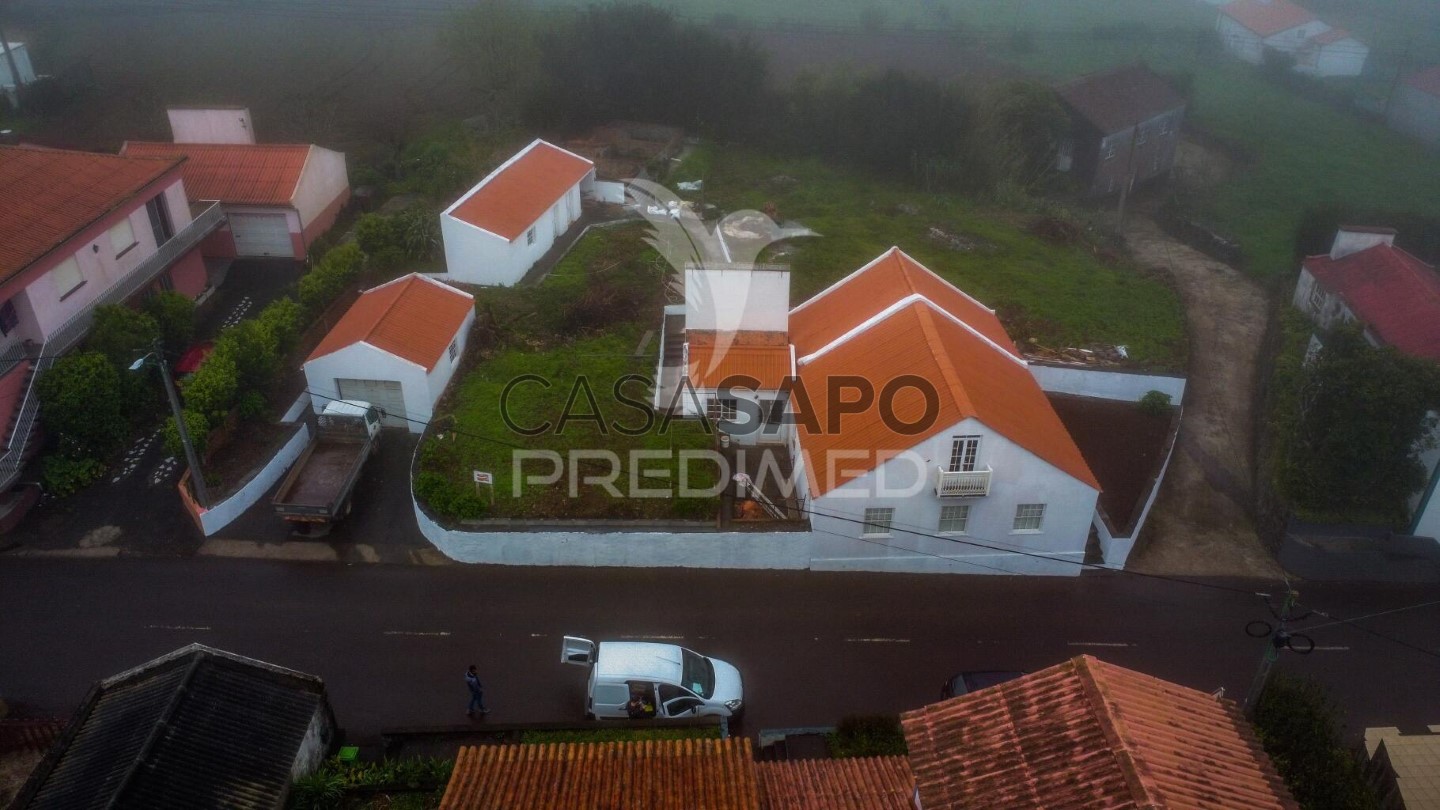 2 bedrooms House in Quarteira, Portugal No. 202433