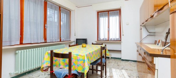 4 rooms Apartment in Frassino, Italy No. 154253 4