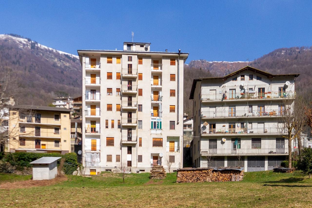 4 rooms Apartment in Frassino, Italy No. 154253
