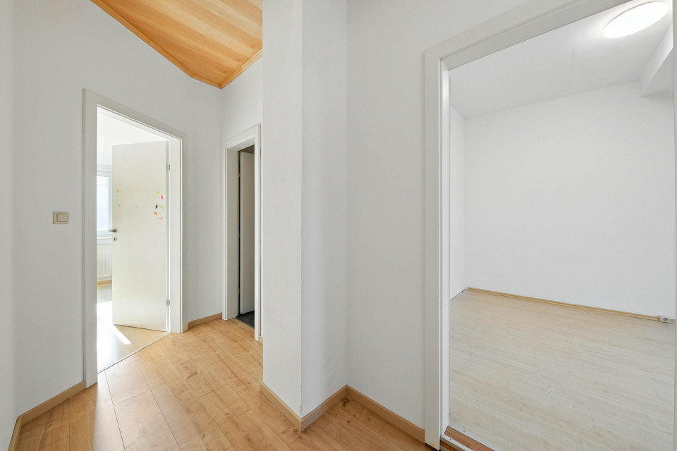 2 bedrooms Apartment in Hollabrunn, Austria No. 130083