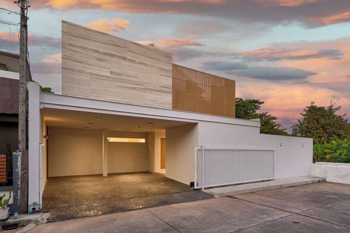 4 bedrooms House in Chiang Mai, Thailand No. 26980