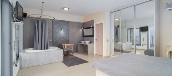 4 bedrooms Villa in Agios Nikolaos, Greece No. 3631 17