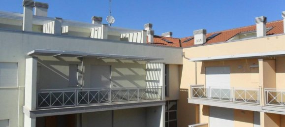 3 rooms Apartment in Ravenna, Italy No. 20044 2