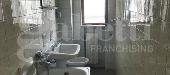 2 bedrooms Apartment in Taranto, Italy No. 33803 8
