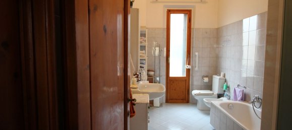 7 rooms House in Florence, Italy No. 116783 48
