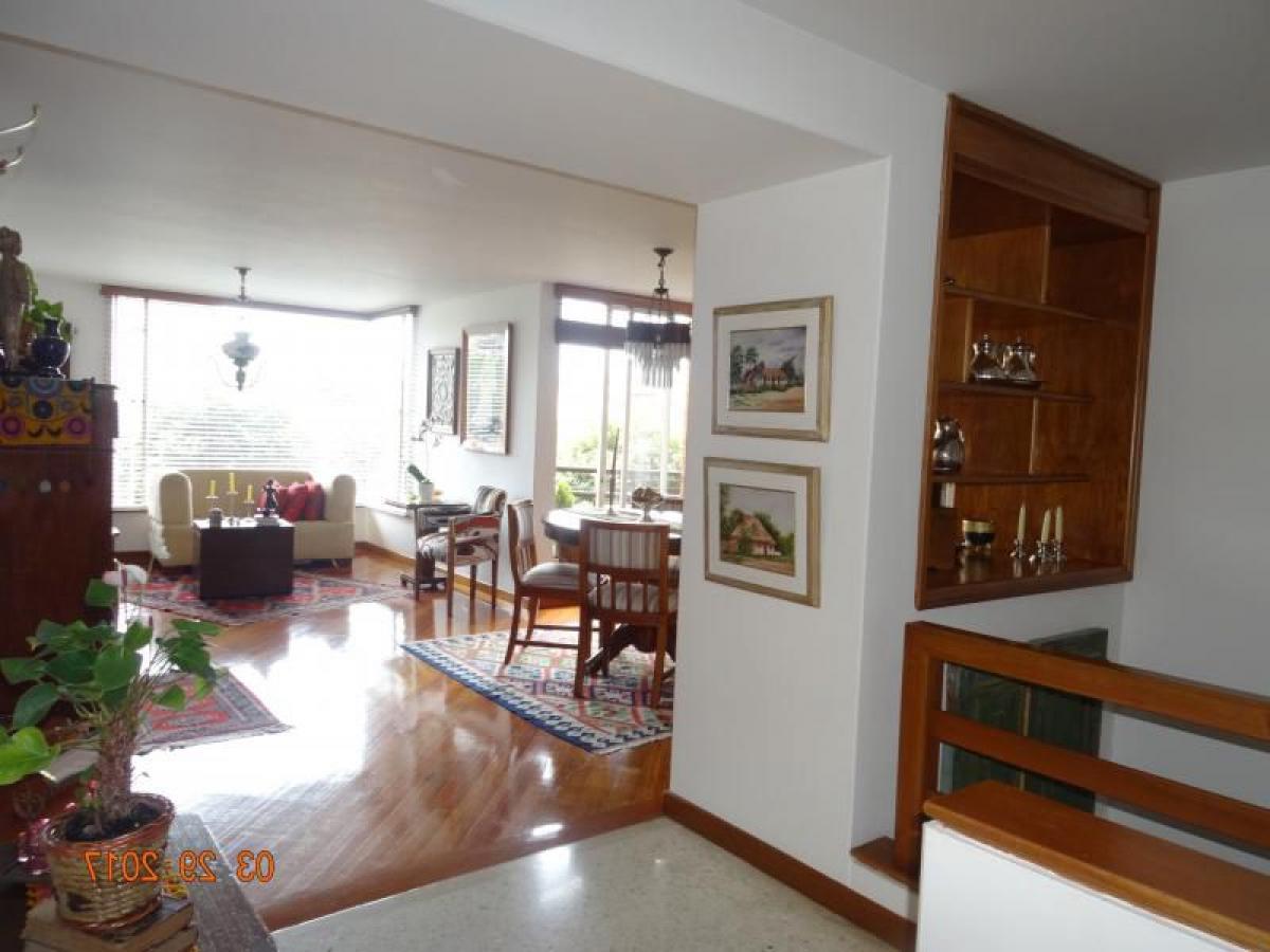 3 bedrooms House in Bogota, Colombia No. 13707