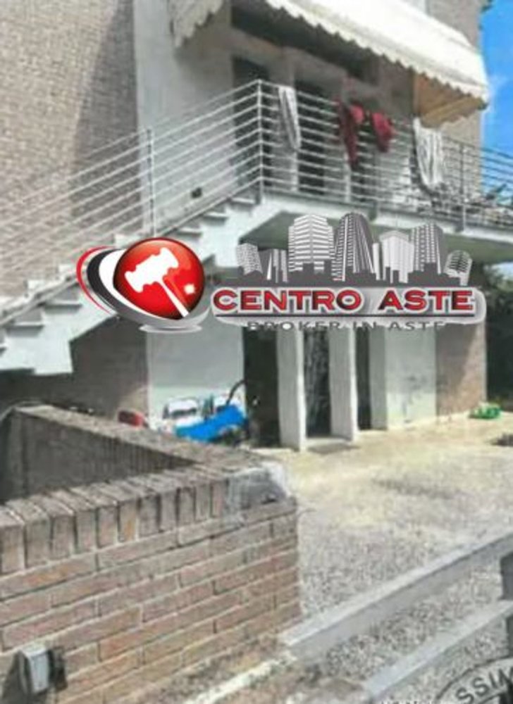 Apartamento de 4 habitaciónes en San Lorenzo in Campo, Italy No. 99406