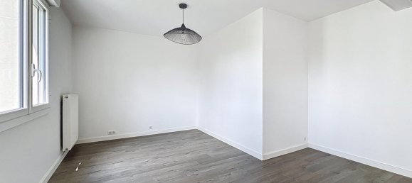 2 Schlafzimmer Wohnung in Chatou, France, Nr. 335034 3