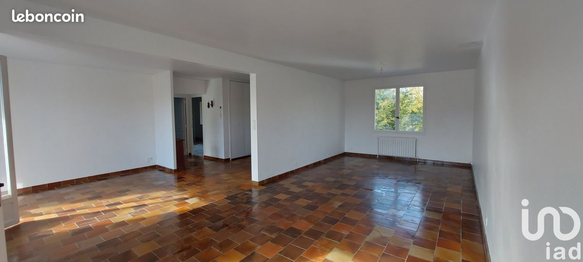 3 غرف نوم منزل في Yevres, France رقم 267481