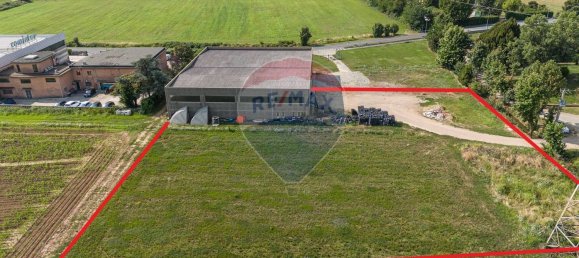 Склад 570м² в Левате, Италия № 289768 2