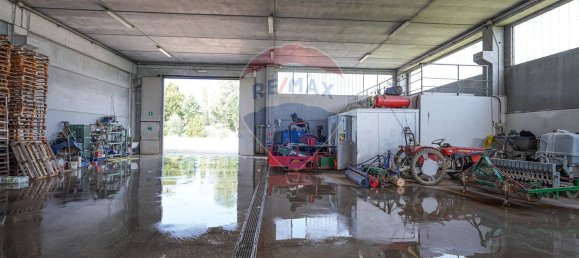 Склад 570м² в Левате, Италия № 289768 11