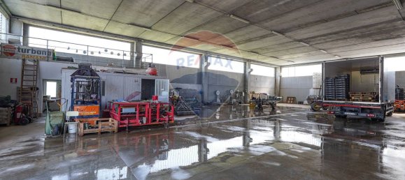 Склад 570м² в Левате, Италия № 289768 8