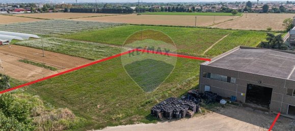 Склад 570м² в Левате, Италия № 289768 3