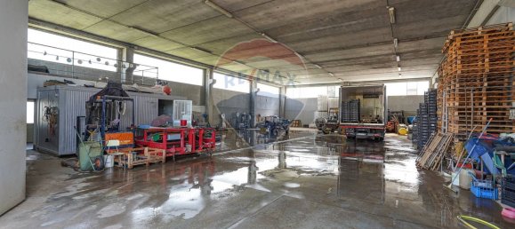 Склад 570м² в Левате, Италия № 289768 7