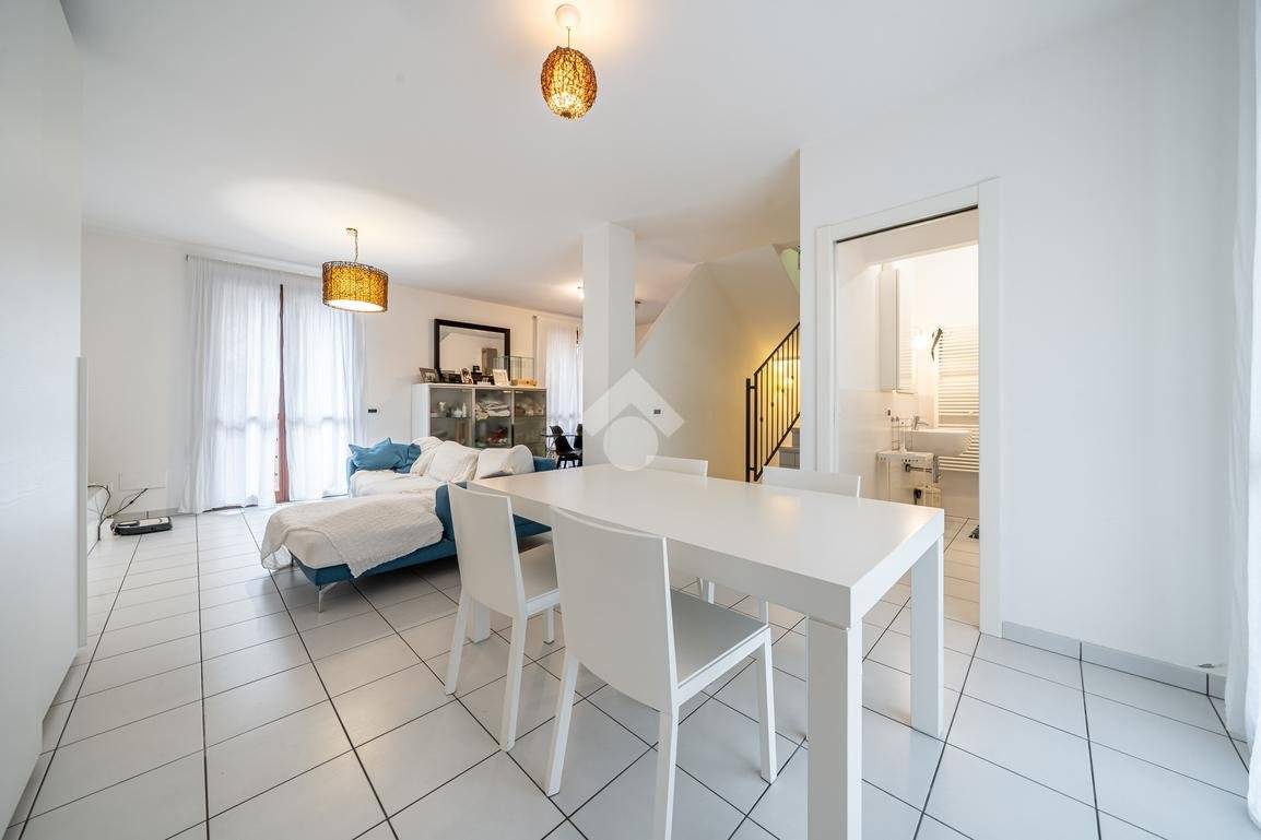 4 bedrooms Villa in Quattro Castella, Italy No. 337852