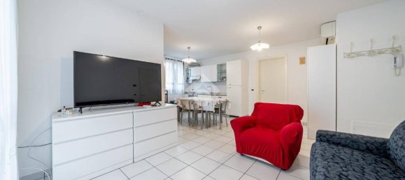 4 bedrooms Villa in Quattro Castella, Italy No. 337852 38