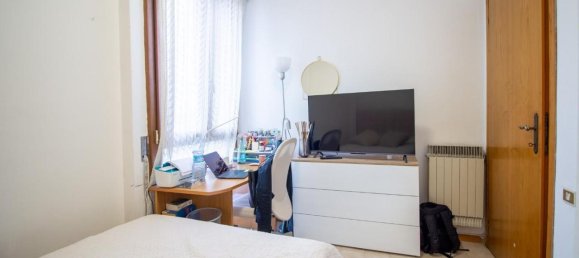 3 rooms Apartment in Pisa, Italy No. 38016 16