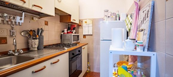 3 rooms Apartment in Pisa, Italy No. 38016 8
