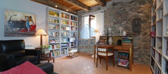 5 bedrooms Villa in Aulla, Italy No. 60289 12