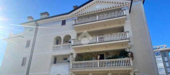 3 bedrooms Apartment in Cassola, Italy No. 80213 20