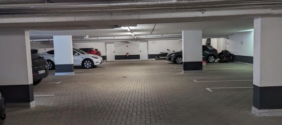 Parking à Rhein-Erft, Germany No. 318432 6