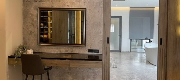 5 bedrooms Villa in Pattaya, Thailand No. 5840 10