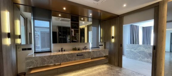 5 bedrooms Villa in Pattaya, Thailand No. 5840 9