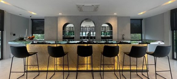 5 bedrooms Villa in Pattaya, Thailand No. 5840 15