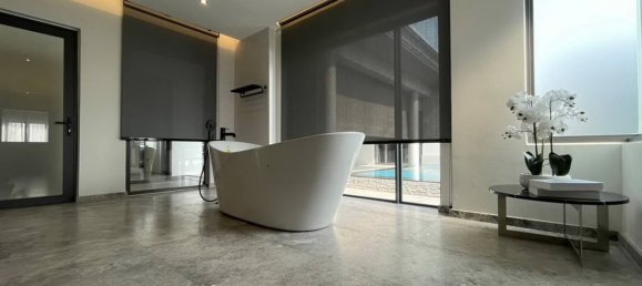 5 bedrooms Villa in Pattaya, Thailand No. 5840 17