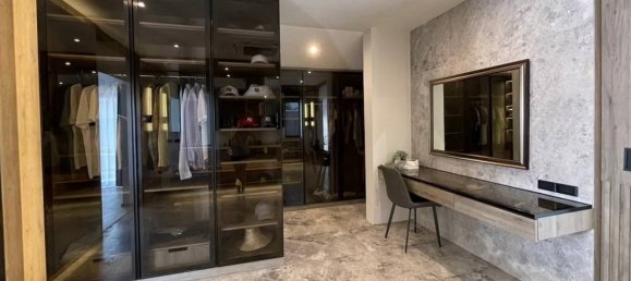 5 bedrooms Villa in Pattaya, Thailand No. 5840 12