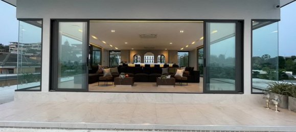 5 bedrooms Villa in Pattaya, Thailand No. 5840 7