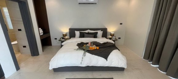 5 bedrooms Villa in Pattaya, Thailand No. 5840 6