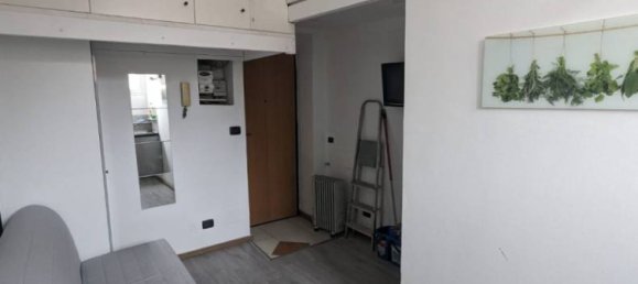1 bedroom Apartment in Turin, Italy No. 336663 4