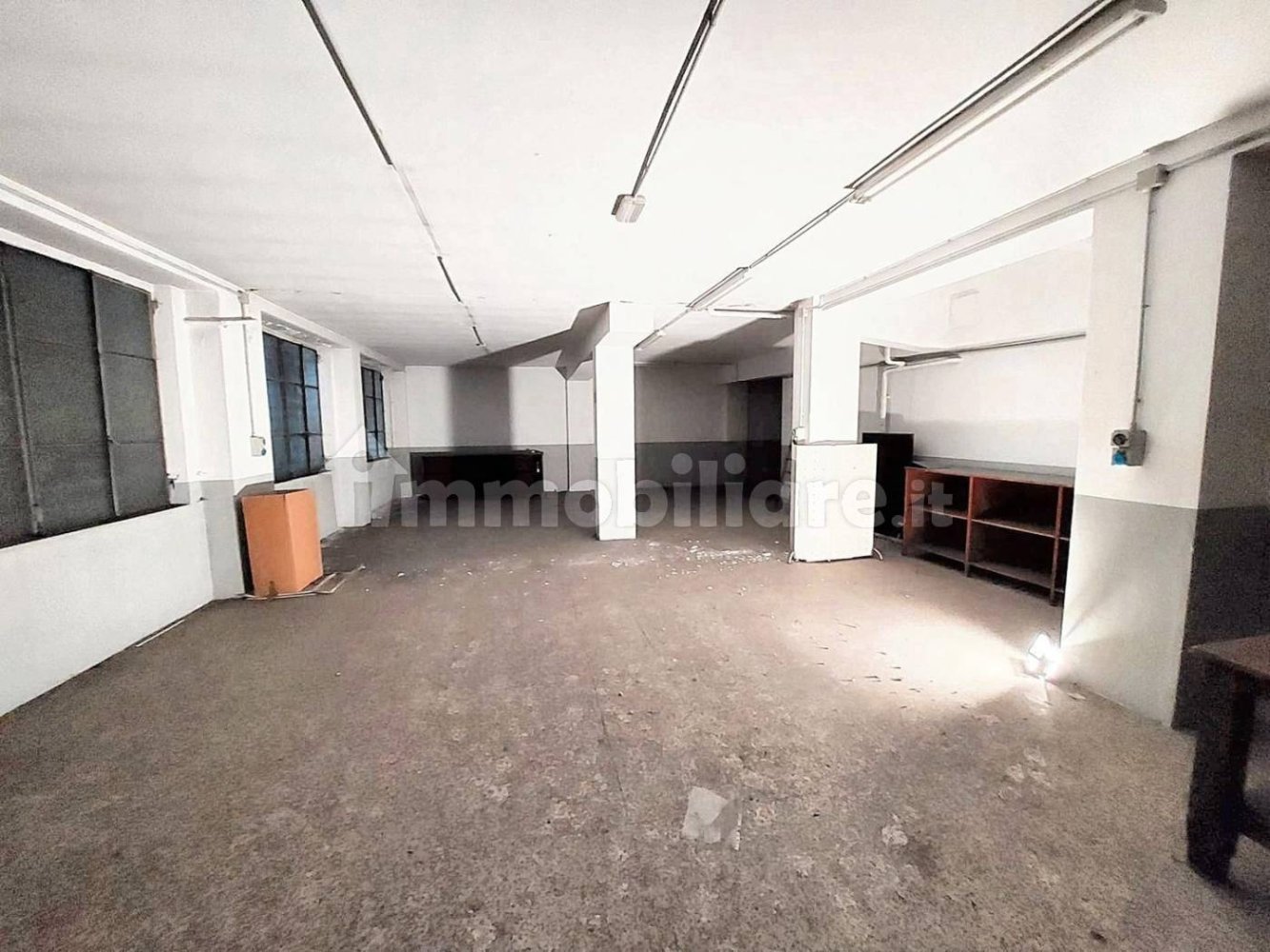 Офис 116м² в Галларате, Италия № 317760