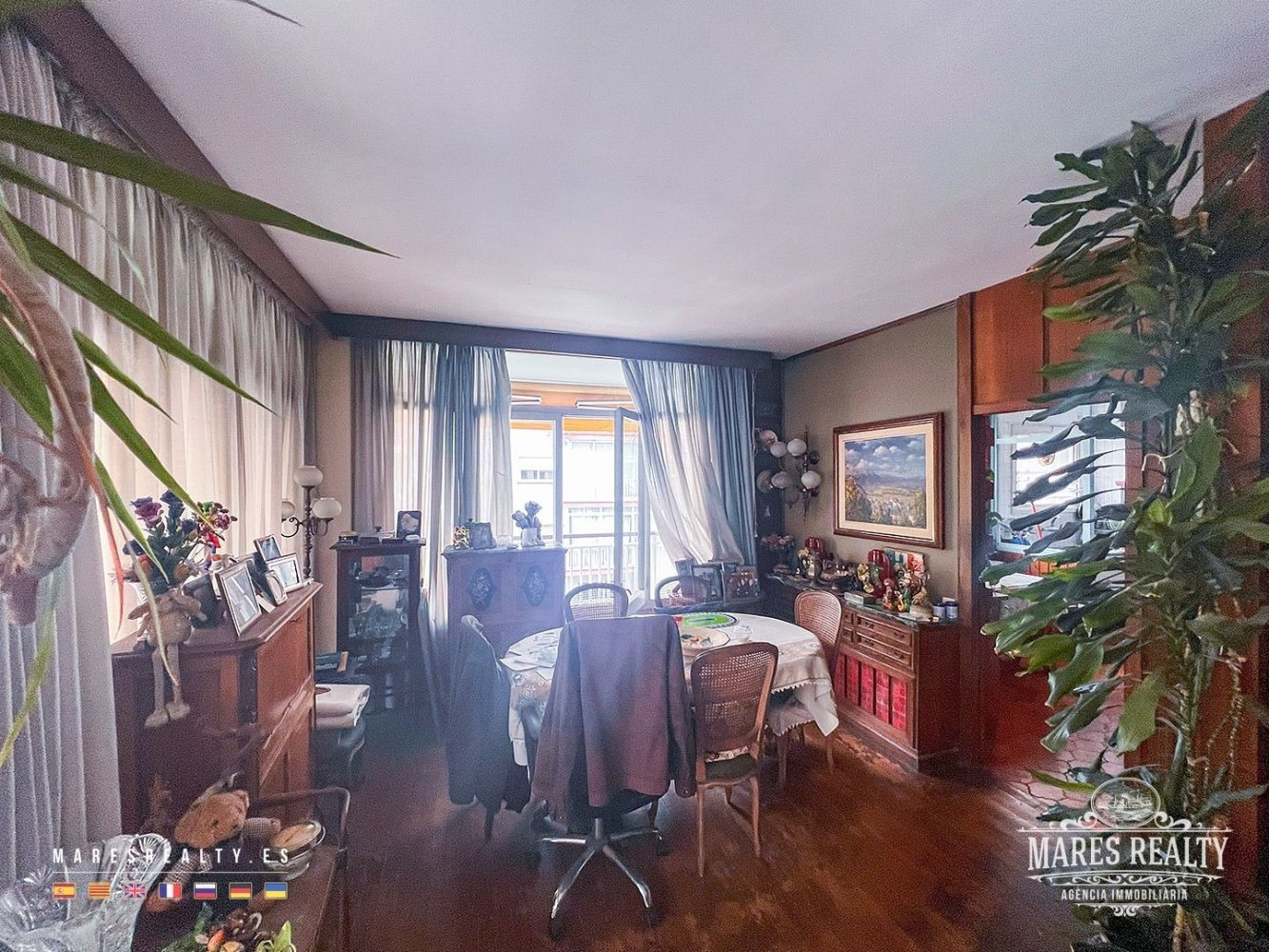 4 bedrooms Apartment in Barcelona, Spain No. 16828