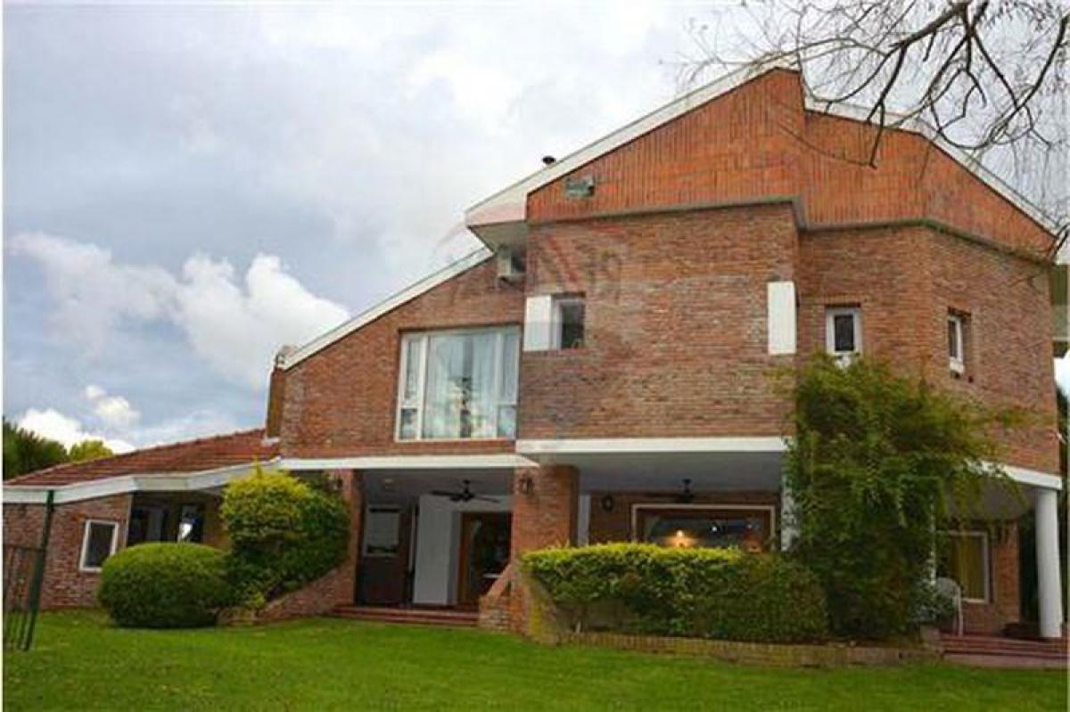 Дом с 4 спальнями в Пилар, Аргентина № 15992