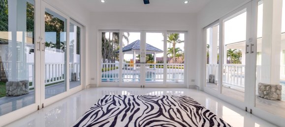 608m² House in Bang Sare, Thailand No. 26329 13