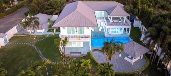 608m² House in Bang Sare, Thailand No. 26329 5