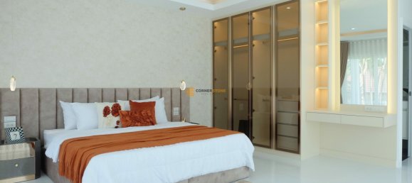 608m² House in Bang Sare, Thailand No. 26329 30