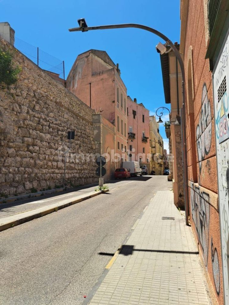 5 chambres Appartement à Cagliari, Italy No. 270112