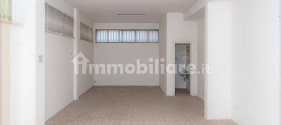 231m² Commercial property in Ascoli Piceno, Italy No. 315780 2