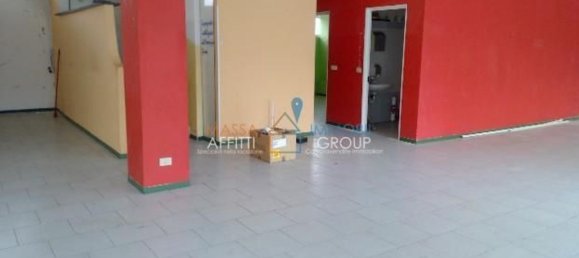 315m² Commercial property in Massa, Italy No. 39671 2